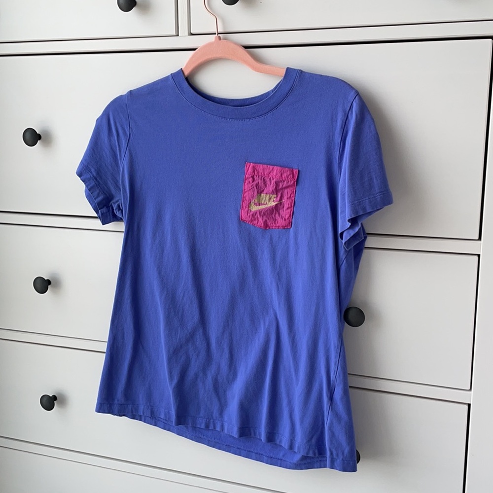 Women's Nike Tee Shirt Size Medium